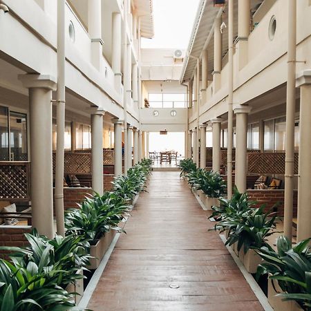 Neevana Hotel Hikkaduwa Exteriör bild